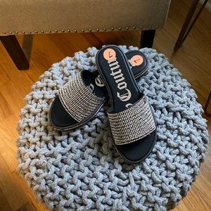 NWOT Juicy counter sandals
